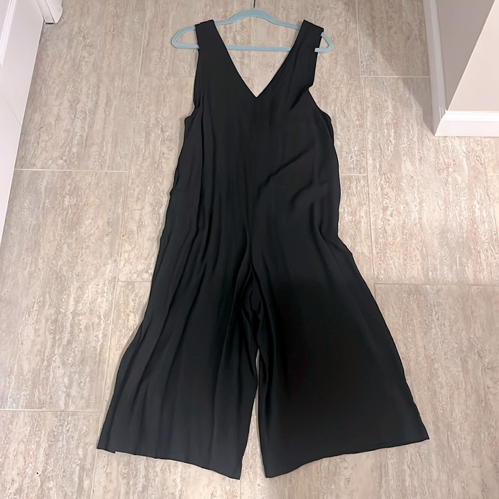 Good Luck Gem Black Sleeveless V-Neck Wide-Leg Jumpsuit